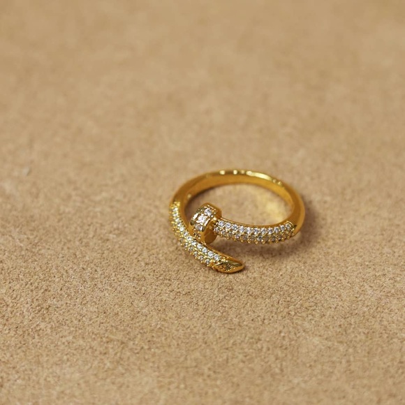 Adjustable Yellow Gold plated nail ring with cubic zirconia diamonds. - Picture 8 of 9